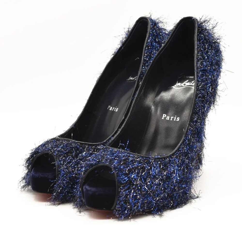 Brand new Christian Louboutin Very Prive 120 Peep Toe Heel size 38 Blue faux fur